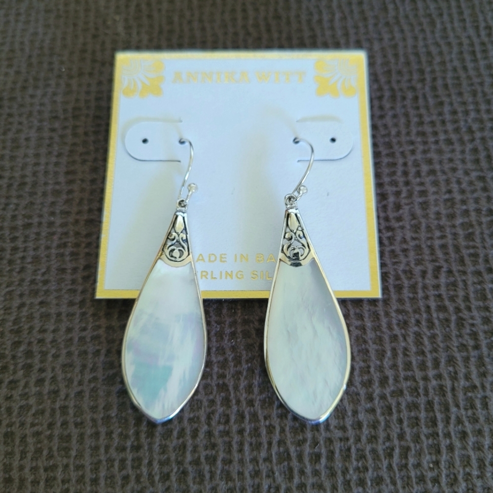 Annika Witt Teardrop💧 Shaped Mother of Pearl Earrings
